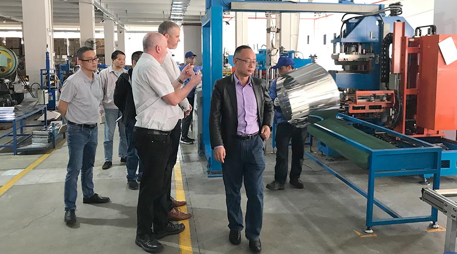 三年疫情后首訪！英國(guó)客戶Buyitdirec蒞臨金環(huán)電器視察