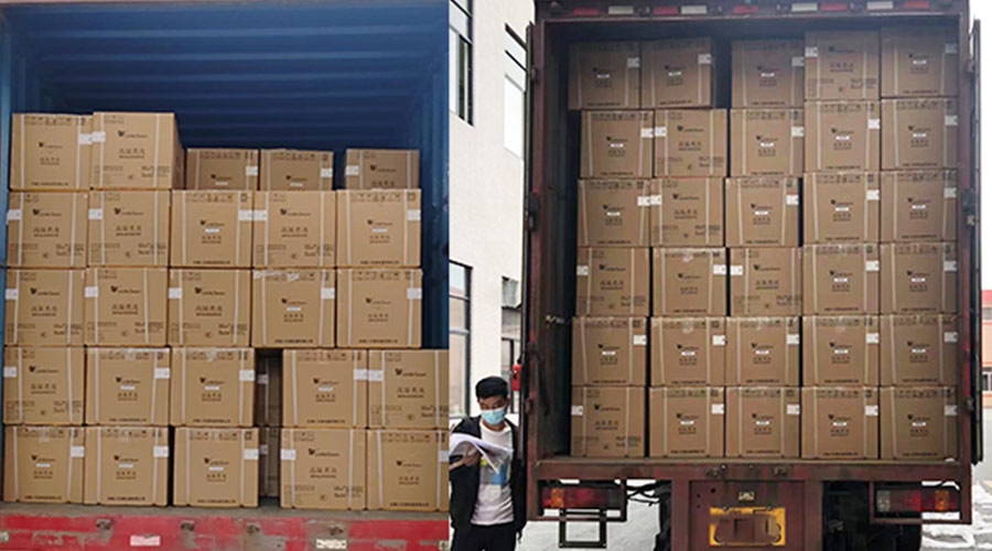 集裝箱裝柜進(jìn)行時(shí)！金環(huán)電器客戶迷你洗衣機(jī)順利發(fā)貨！