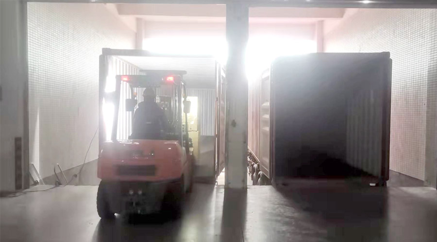 齊心協(xié)力為客戶！春節(jié)期間金環(huán)電器人員加班加點發(fā)貨